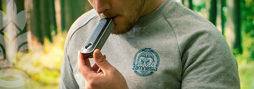 How to Inhale From a Vaporizer